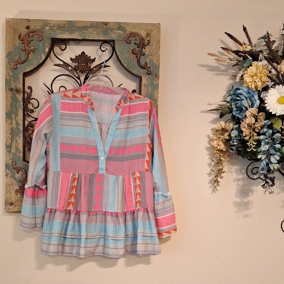 Vibrant Multicolor Women's Blouse. Excellent Condition NWOT Size SMALL - Picture 4 of 13